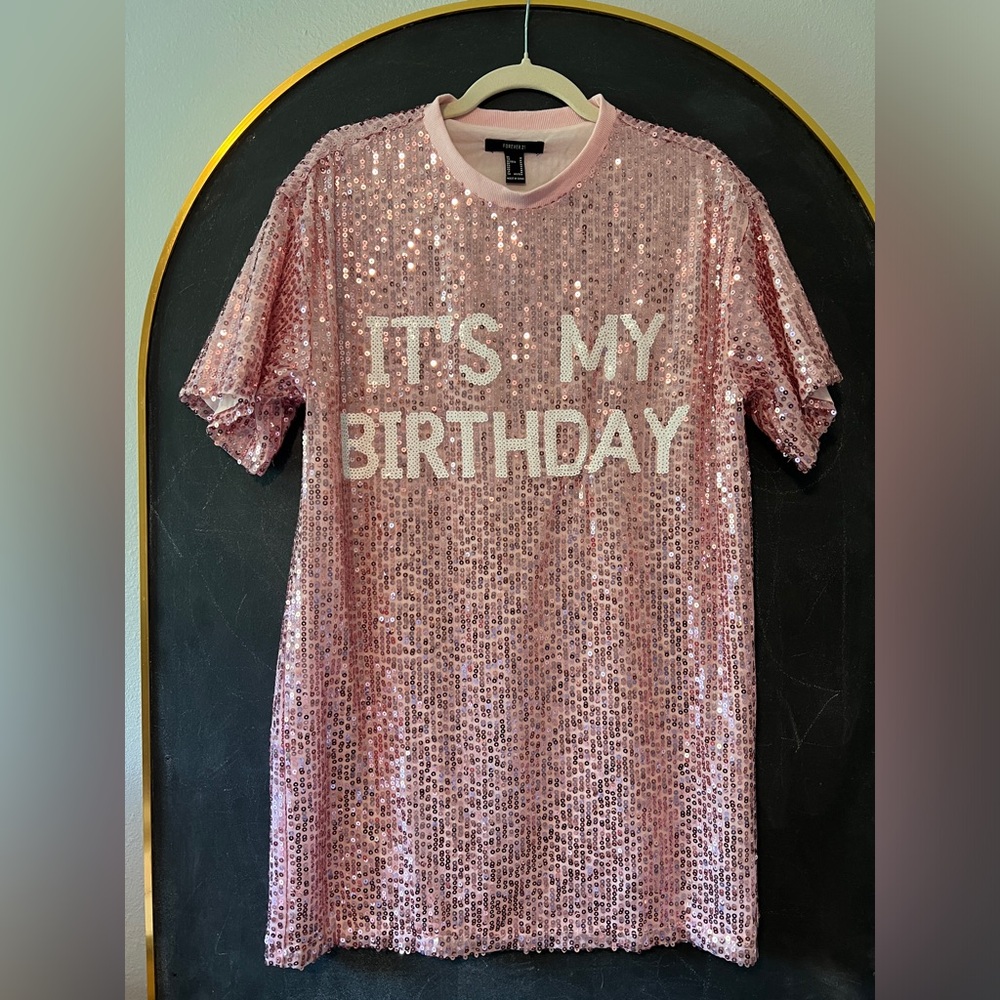 T-Shirt Dress Sequence